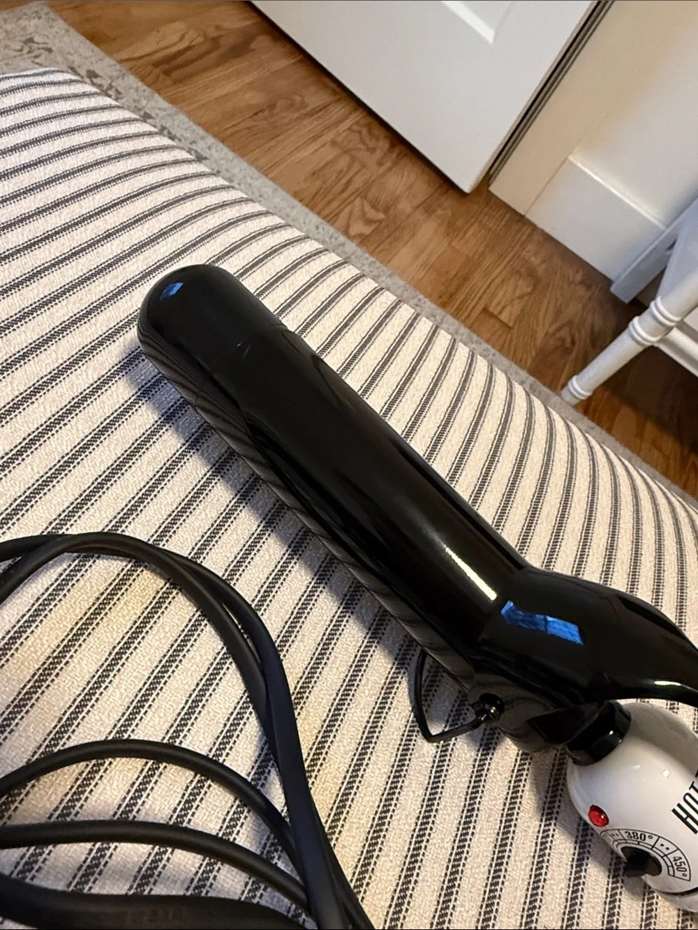 Hot Tools Curling Iron 1.5”